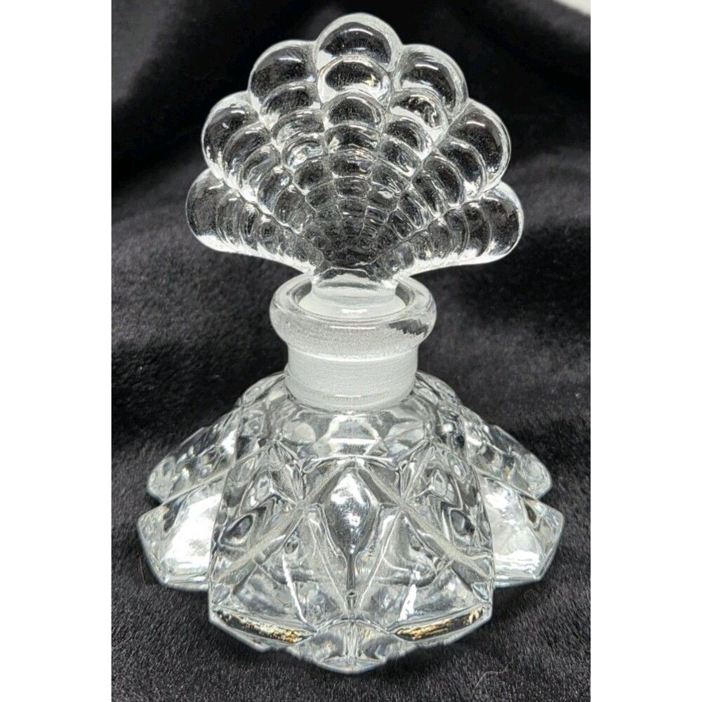 Vintage Crystal Clear 24% Lead Crystal Perfume Bottle Fan Shell Stopper Faceted